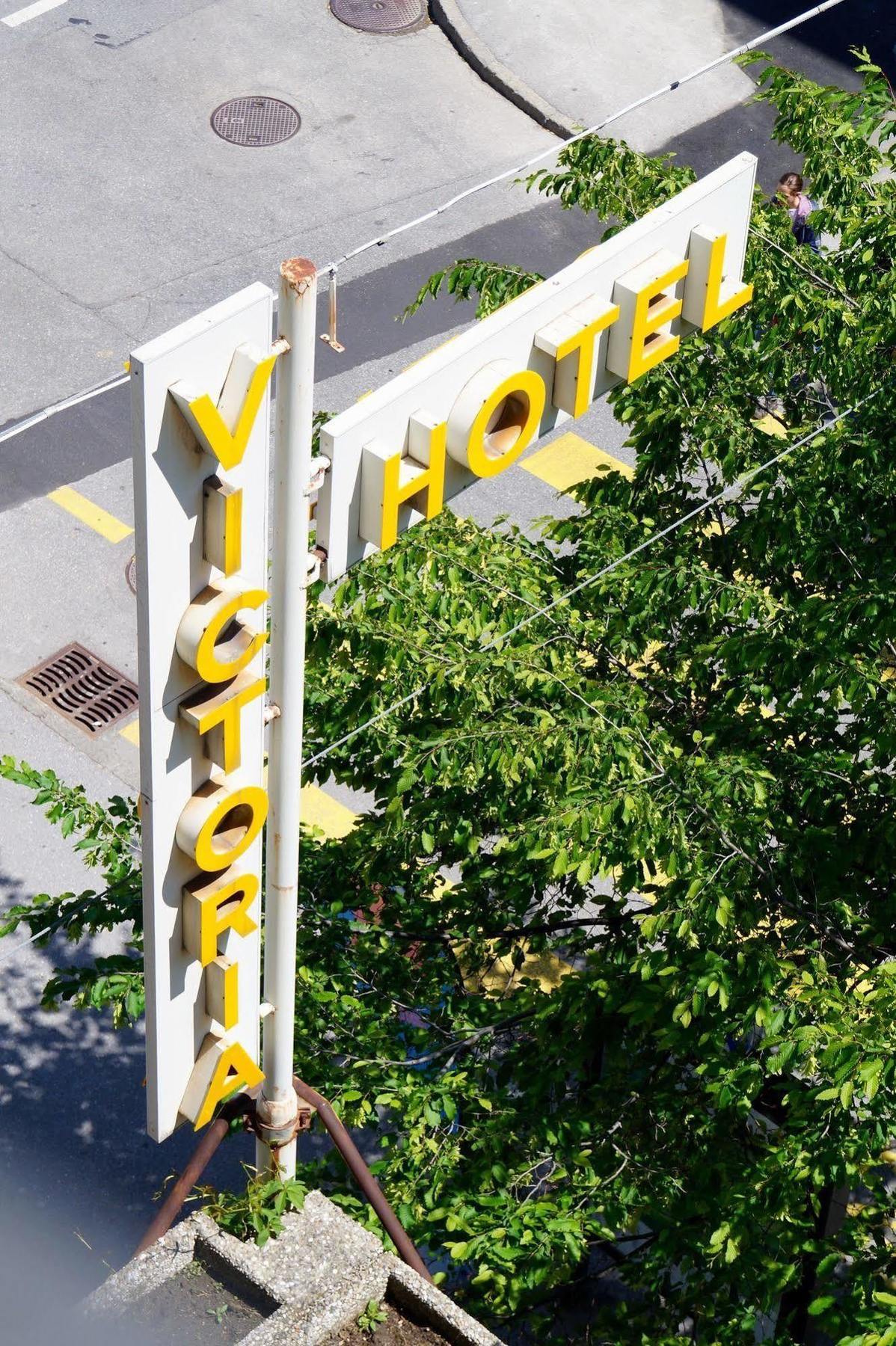 Hotel Victoria Brig Exterior photo